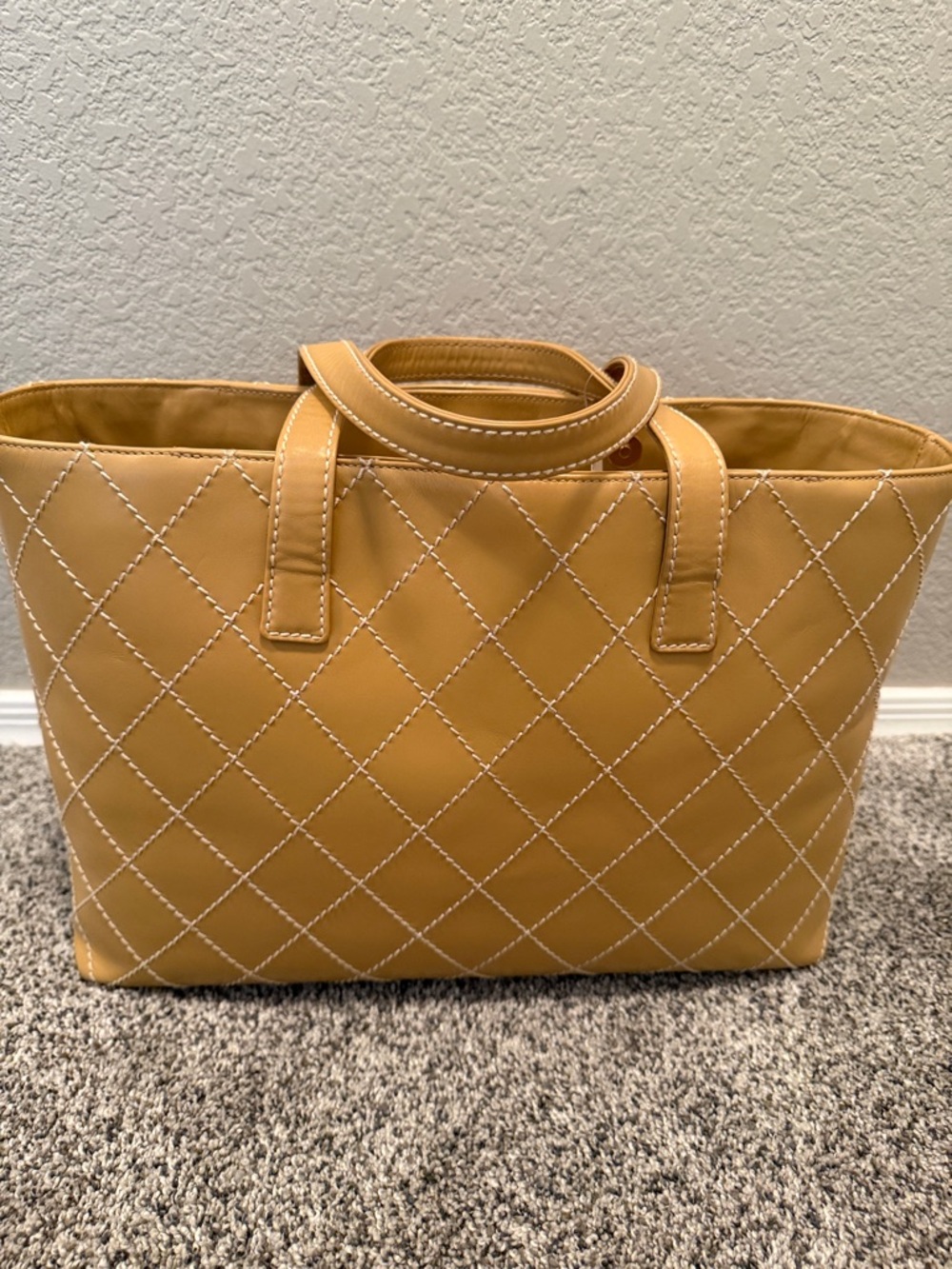 CHANEL Beige Quilted Tote - Picture 2 of 9